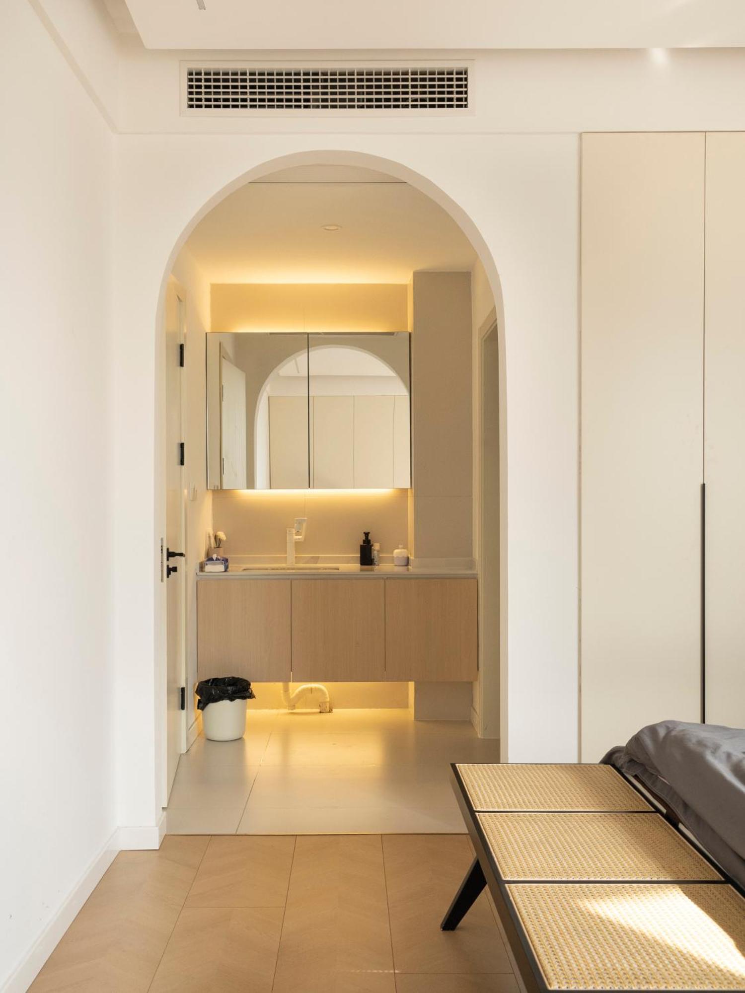 Three Bedroom Near Xintiandi Apartment