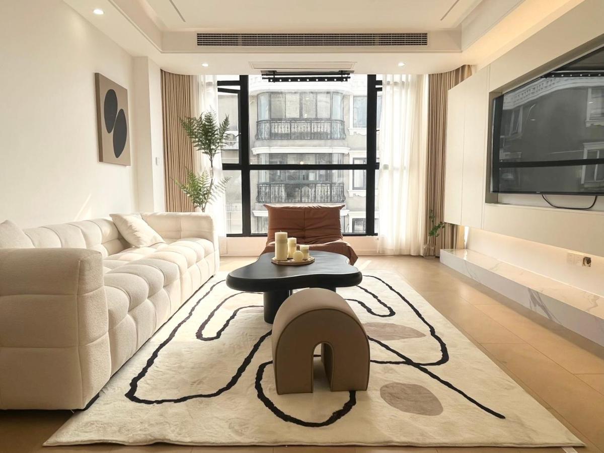 Three Bedroom Near Xintiandi Apartemen