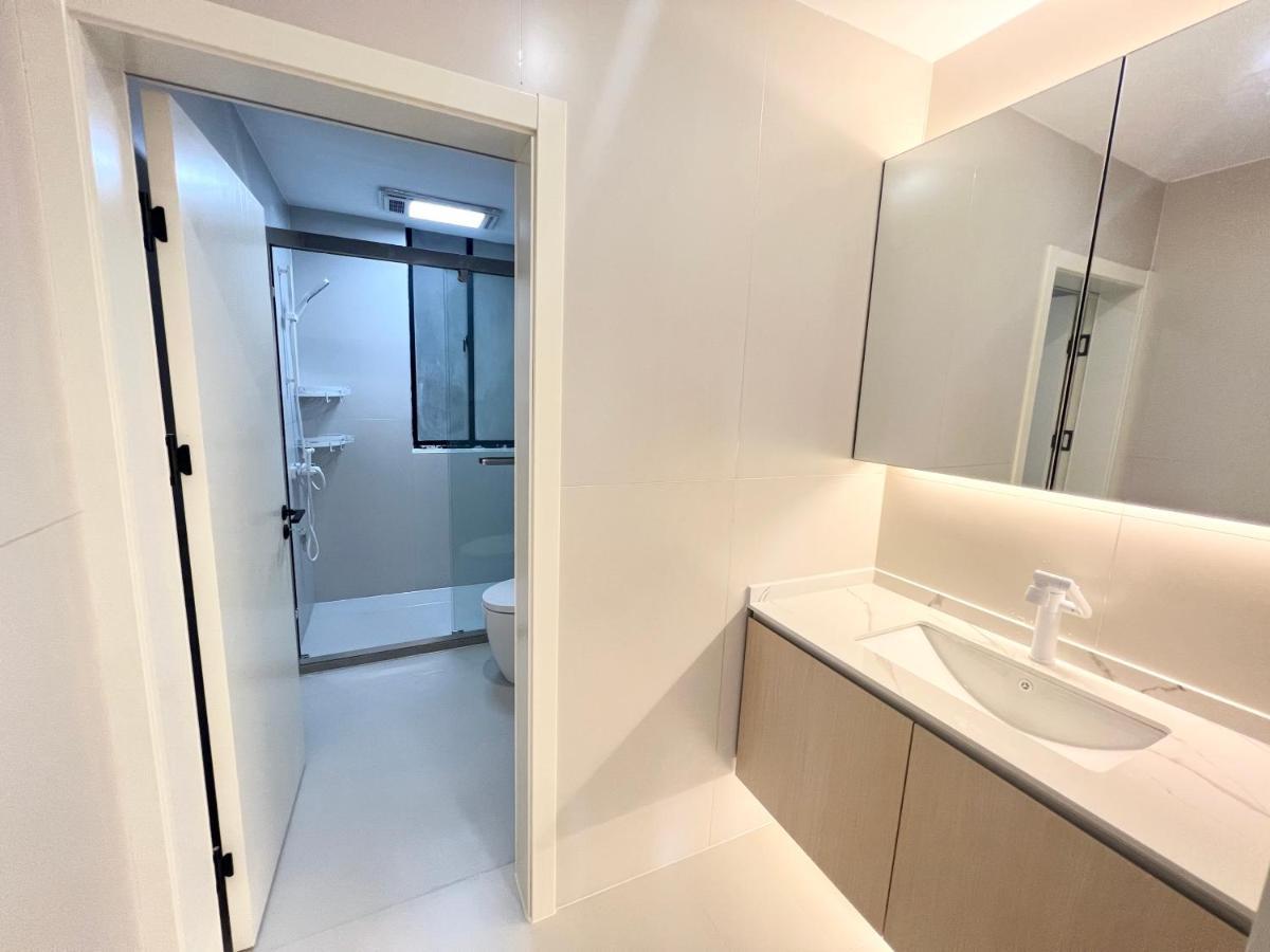Three Bedroom Near Xintiandi Apartemen *