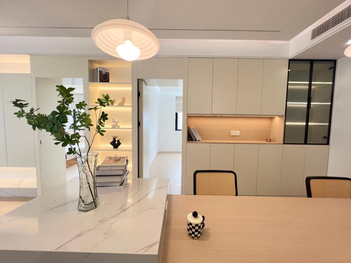 Apartemen Three Bedroom Near Xintiandi Shanghai