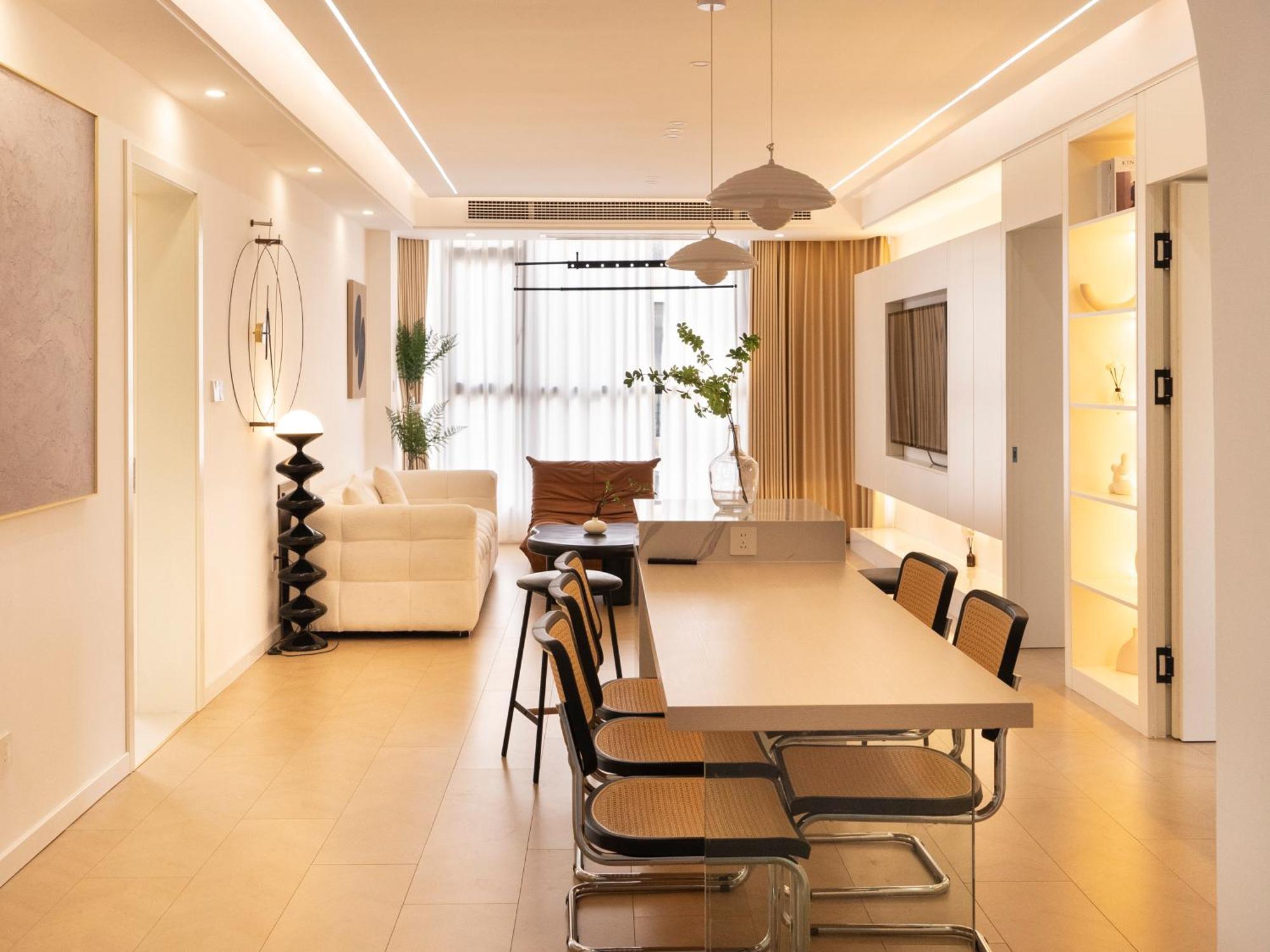 Three Bedroom Near Xintiandi Apartemen